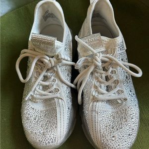 Steve Madden Maxima Aggrsv sneaker. White upper with rhinestone embellishment